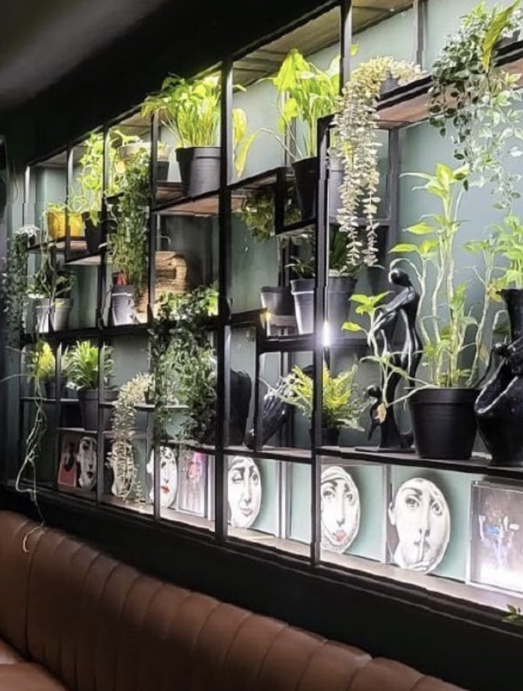 Vinyl wall